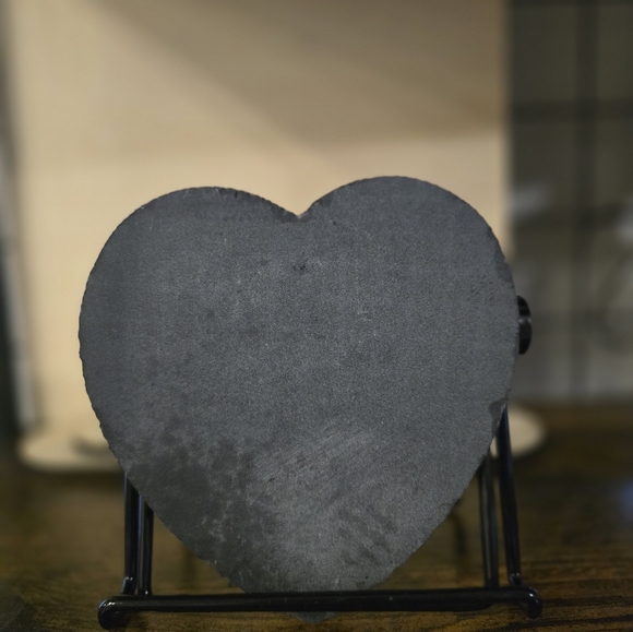 Heart-Shaped Red Art Stone, Comes With Stand - Picture 5 of 5